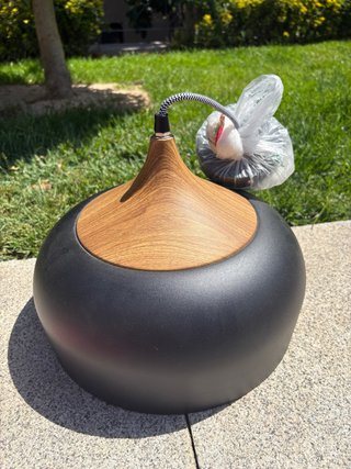 Lámpara colgante moderna madera y negro