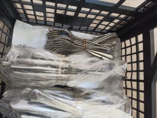 Set di posate metalliche