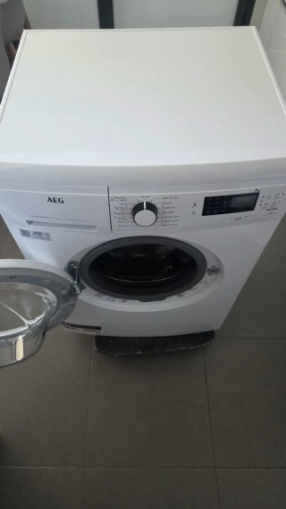 Lavadora AEG 8kg Inverter 1200rpm