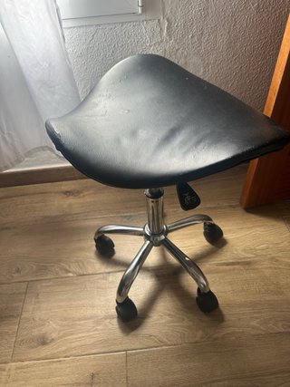 Silla de oficina ergonómica negra