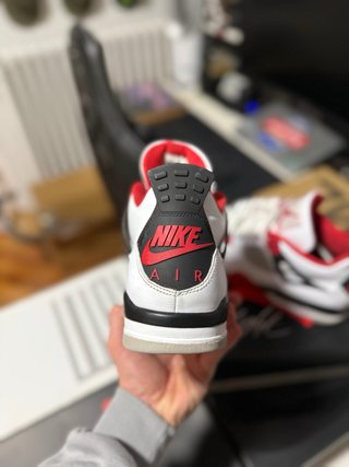 Jordan 4 Fire Red