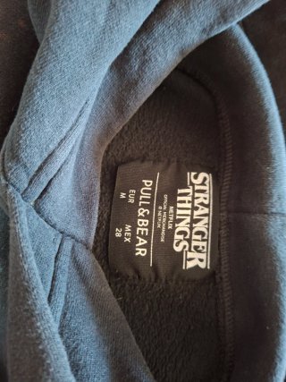 Sudadera Stranger Things Pull&Bear Talla M