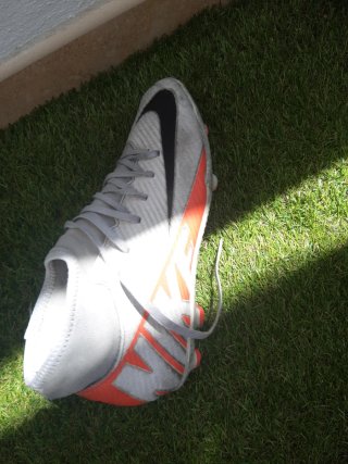 Botas de fútbol para césped