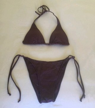 Bikini morado un uso. 90B/M Rayas plateadas.