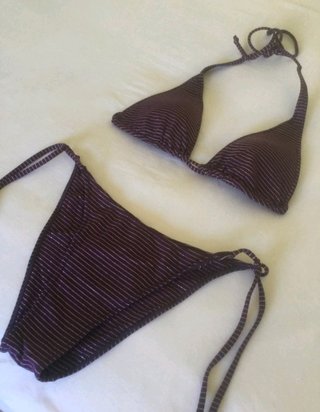 Bikini morado un uso. 90B/M Rayas plateadas.