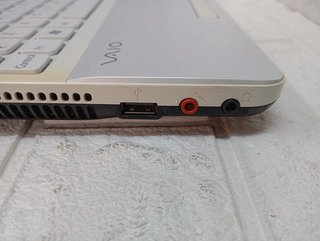 Portatil Sony Vaio VPCEH (1820)