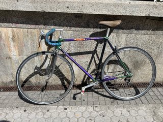 Bicicleta de carretera MAXIS