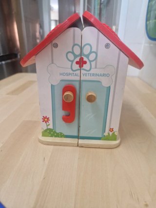 Casita de Madera de Hospital Veterinario