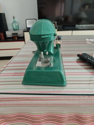 Máquina de coser de juguete Eureka