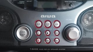 Aiwa Radio CD Cassette Player con Mando