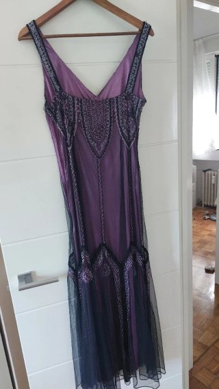 Vestido de fiesta morado y negro