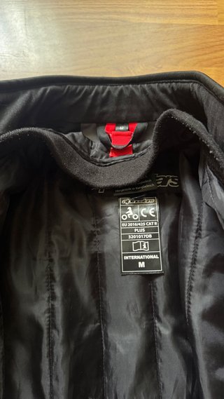 Chaqueta Alpinestars.