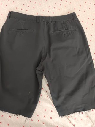 Pantalón corto hombre gris