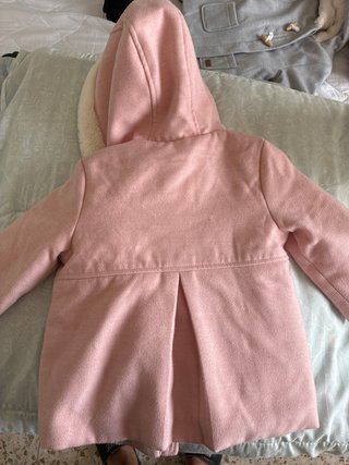 Chaqueta rosa niña Kiabi con capucha