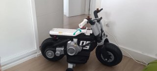 Moto eléctrica infantil