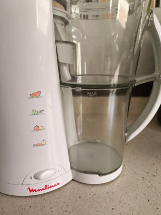Licuadora Moulinex blanca