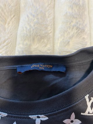 Camiseta Louis Vuitton negra