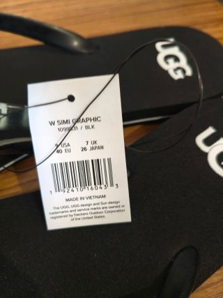 Ciabatte UGG nere taglia 39