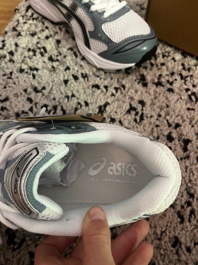 Asics Gel Kayano 14 Talla 41.5 Blanco/Gris