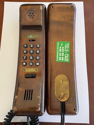 Teléfono antiguo iimtacion de madera