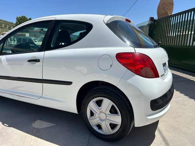 Peugeot 207 2009