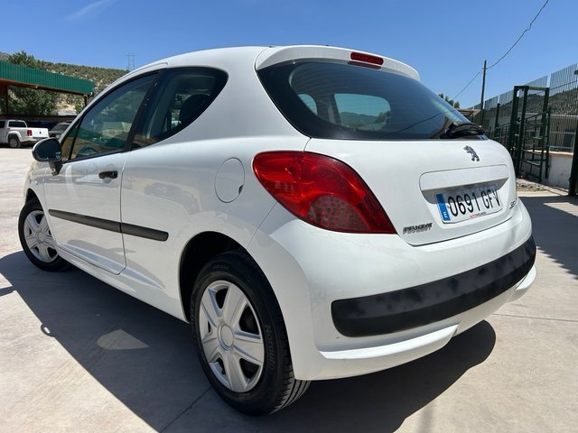 Peugeot 207 2009