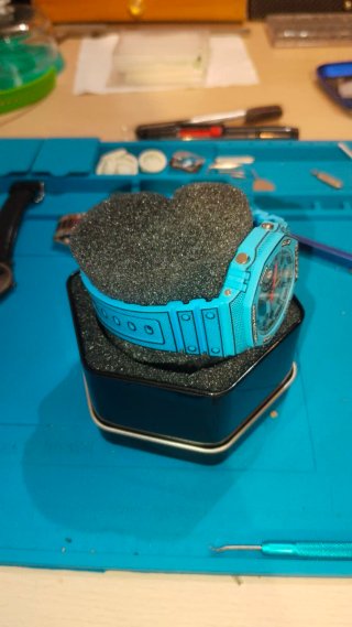 Reloj G-SHOCK Azul y Rojo