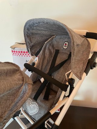 Cochecito doble para muñecas Bayer Chic 2000