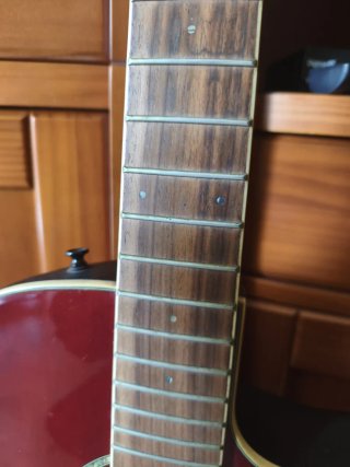 Guitarra Ovation Roja Electroacústica