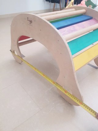 Balancín de madera arcoíris