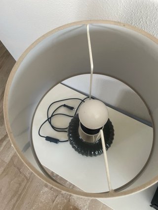 Lámpara de mesa IKEA SNÖBYAR verde/beige