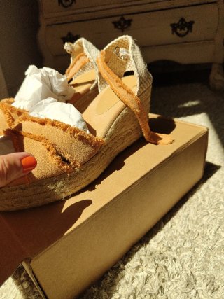Cuñas esparto naranja t.39. Más zapatos en mi perf