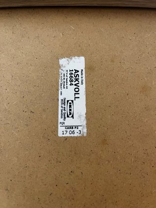 Armario Ikea en color blanco y madera