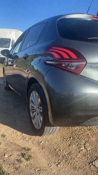 Peugeot 208 2016