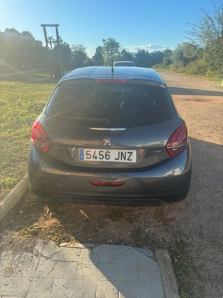 Peugeot 208 2016