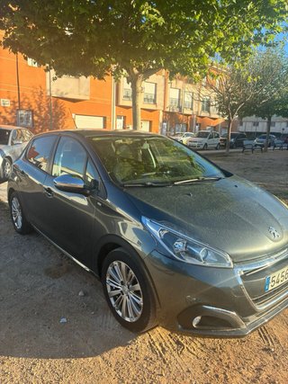 Peugeot 208 2016