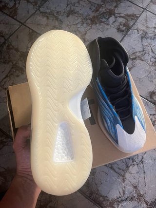 Zapatillas Adidas Yeezy QNTM nuevas a estrenar