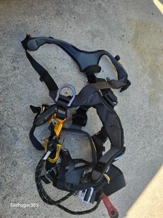 Equipo trabajos verticales Petzl nunca usado