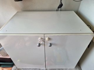 Mueble lavadero/almacenamiento útil.