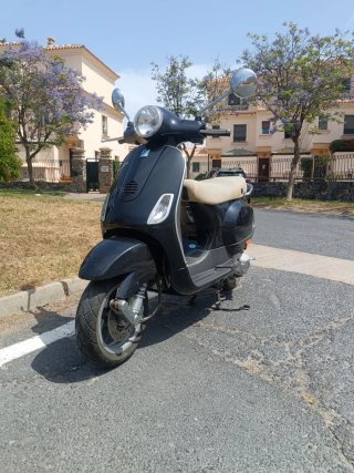 Vespa LX 50 2T Negra