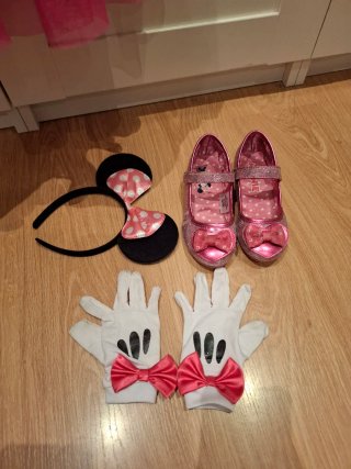 Vestido y complementos Minnie Mouse.Talla 5-6 años