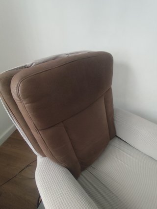 Sillón reclinable eléctrico marrón
