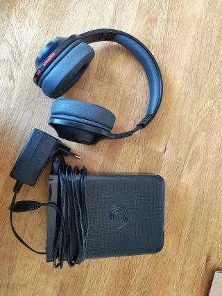 Auriculares inalámbricos y disco duro