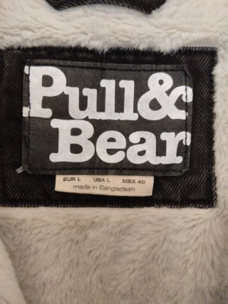 Chaqueta vaquera Pull&Bear con borrego