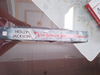 Libro "Venganza para víctimas"