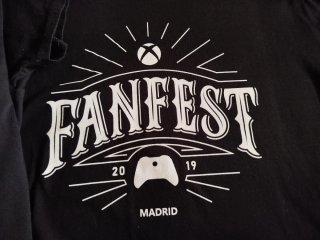 2 Camisetas y 1 Bufanda - XBOX Fan Fest