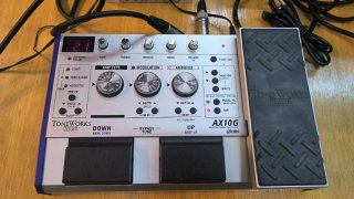 Pedalera multiefectos Korg AX10G