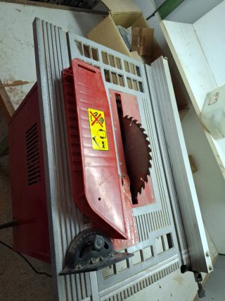 Sierra escuadradora STT TS250