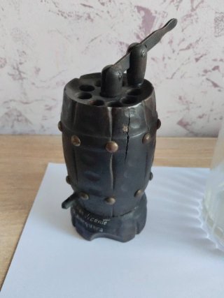 2 Antichi oggetti decorativi