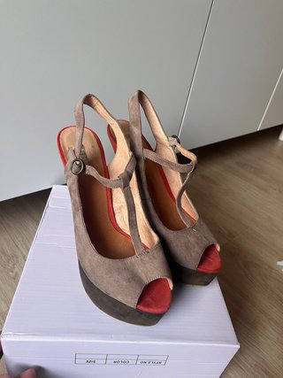 Zapatos de tacón con plataforma Talla 39